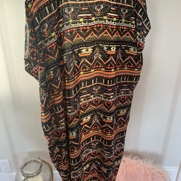 Hand Print Sheer Open Wrap - Picture 2 of 3